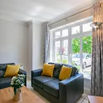 88 - Spacious Townhouse By Shortstays Galway