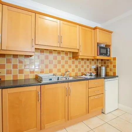 88 - Spacious Townhouse By Shortstays - Sleeps 5 Nyaraló