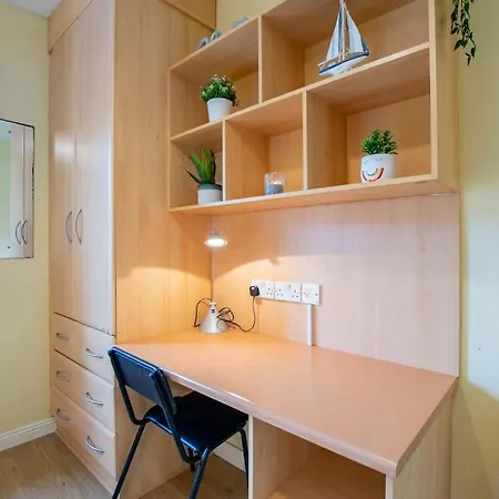 88 - Spacious Townhouse By Shortstays - Sleeps 5 Nyaraló