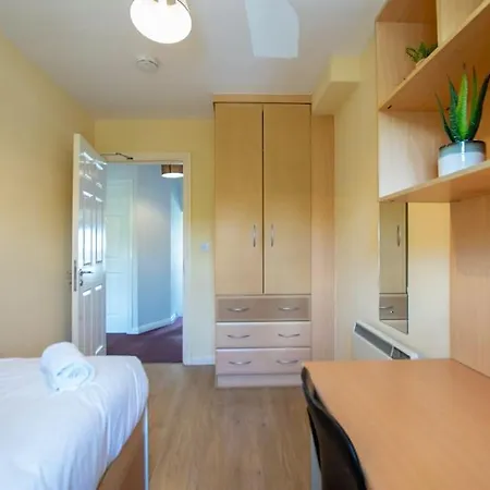 Nyaraló 88 - Spacious Townhouse By Shortstays - Sleeps 5 *