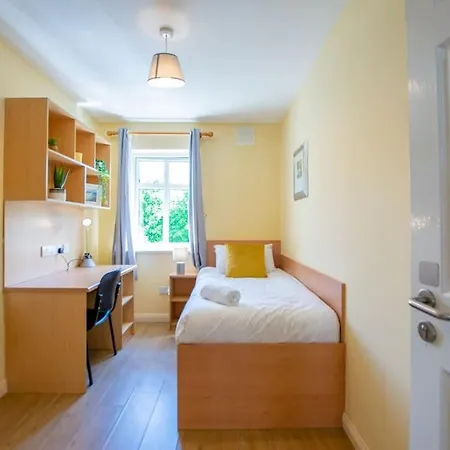 88 - Spacious Townhouse By Shortstays *