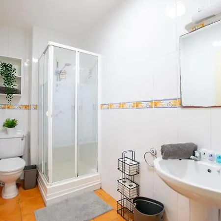 88 - Spacious Townhouse By Shortstays *