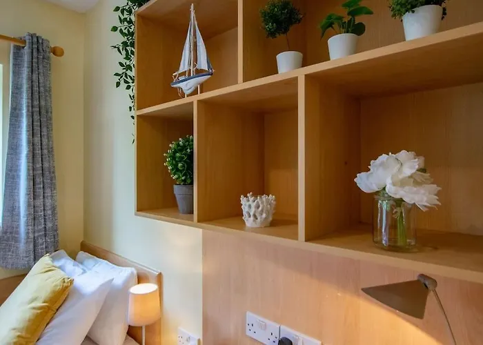 88 - Spacious Townhouse By Shortstays Дом отдыха