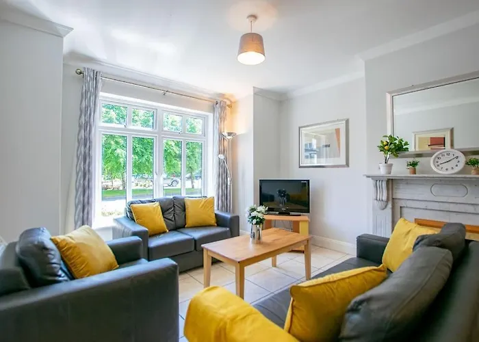 Дом отдыха 88 - Spacious Townhouse By Shortstays