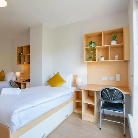 Holiday home 88 - Spacious Townhouse By Shortstays - Sleeps 5 *